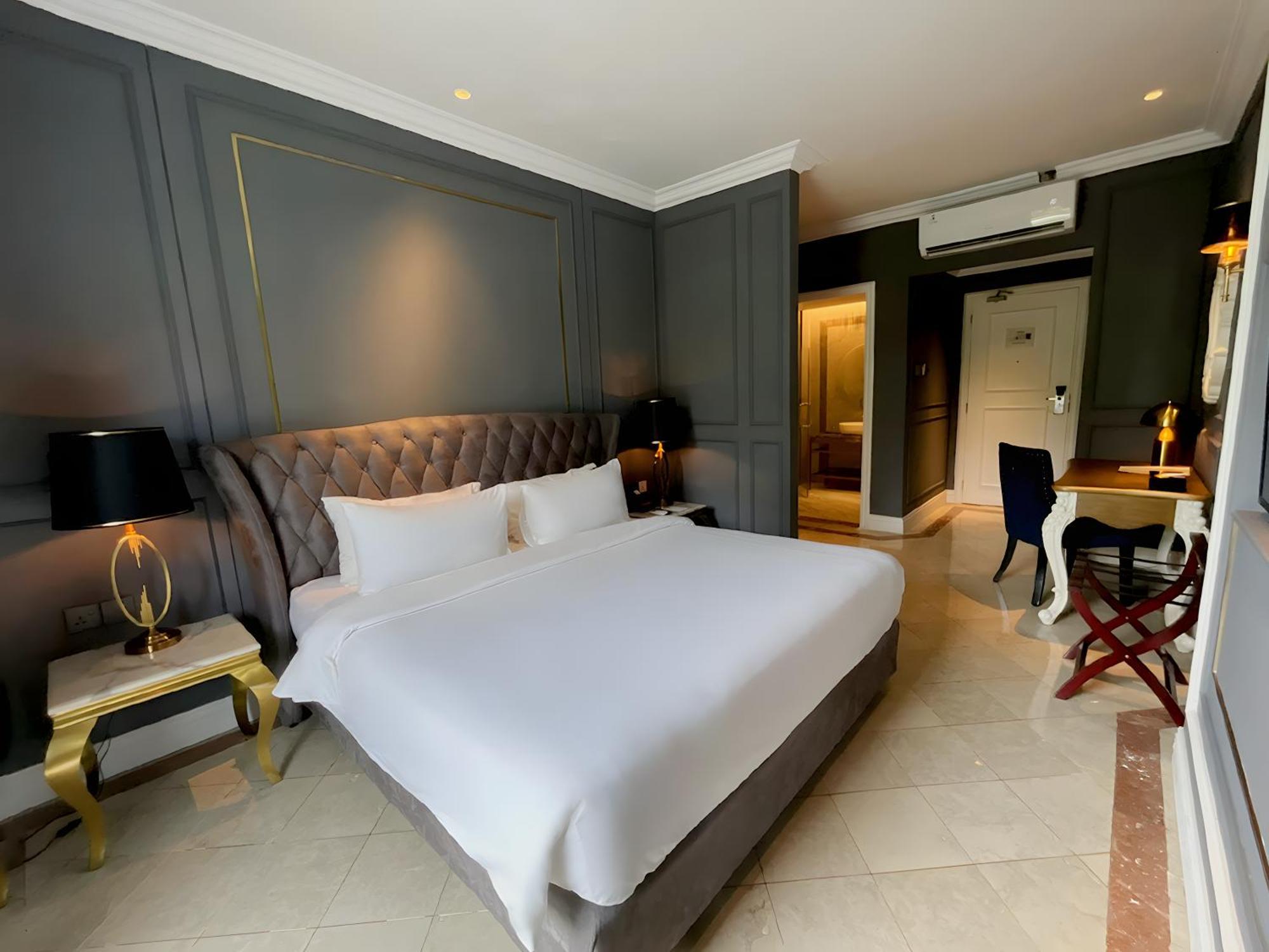 Grand Eska Hotel & Suites Batam Nagoya Exterior foto