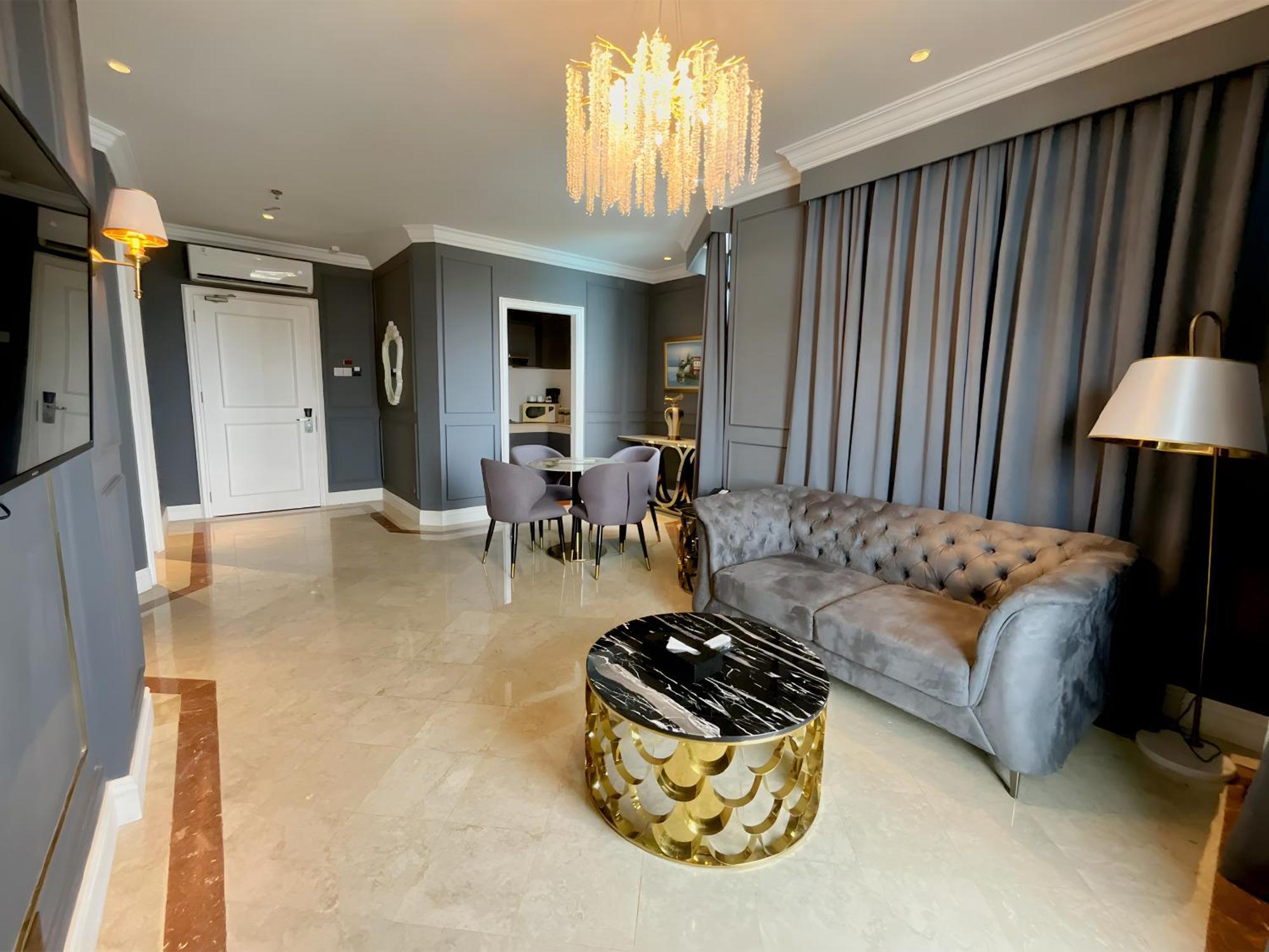 Grand Eska Hotel & Suites Batam Nagoya Exterior foto