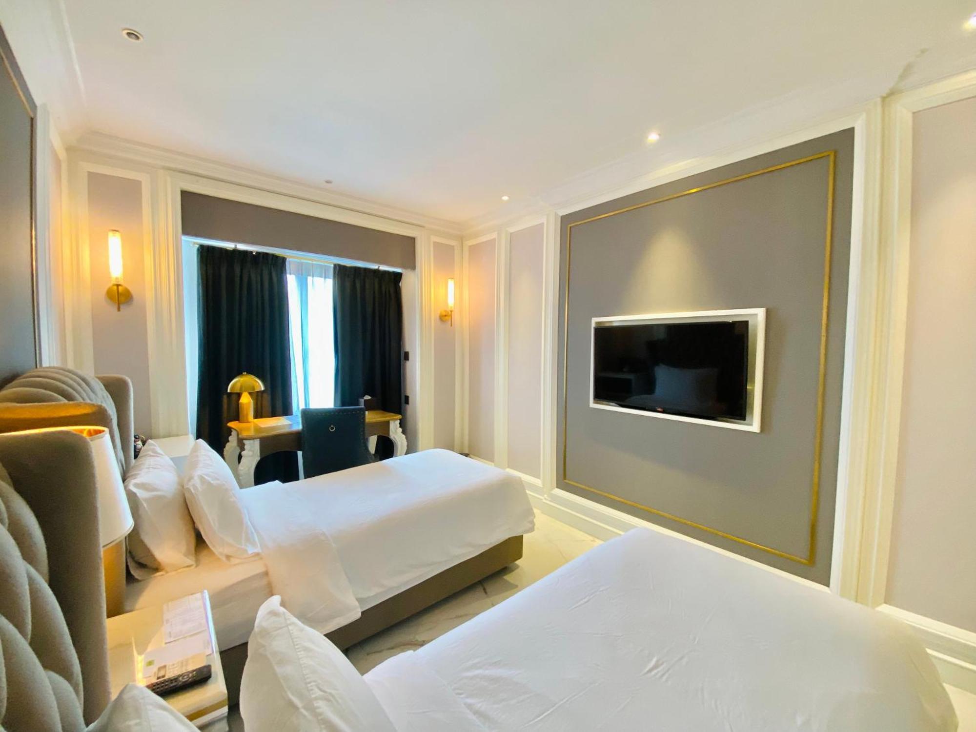Grand Eska Hotel & Suites Batam Nagoya Exterior foto