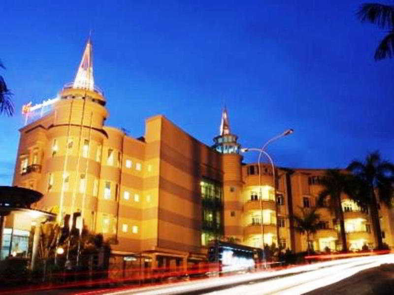 Grand Eska Hotel & Suites Batam Nagoya Exterior foto